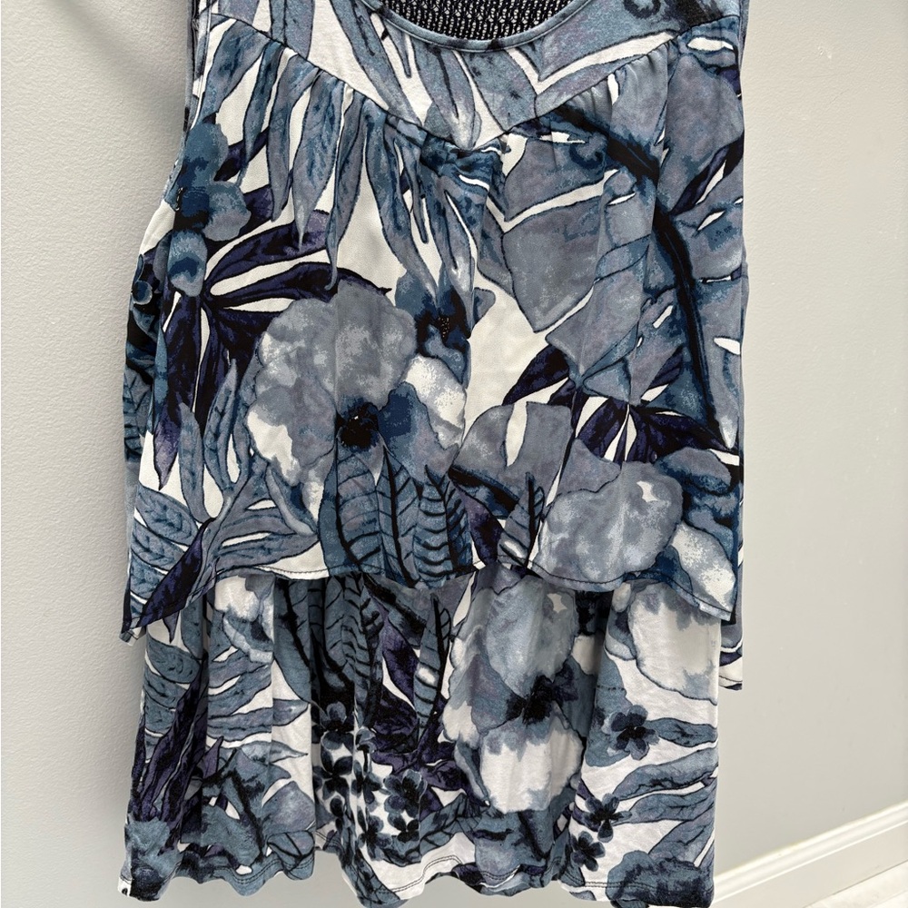 Cupio Blue and White Floral Tank Top - Picture 5 of 7